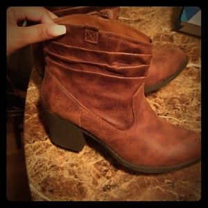 Arizona Booties Sz 8.5/9